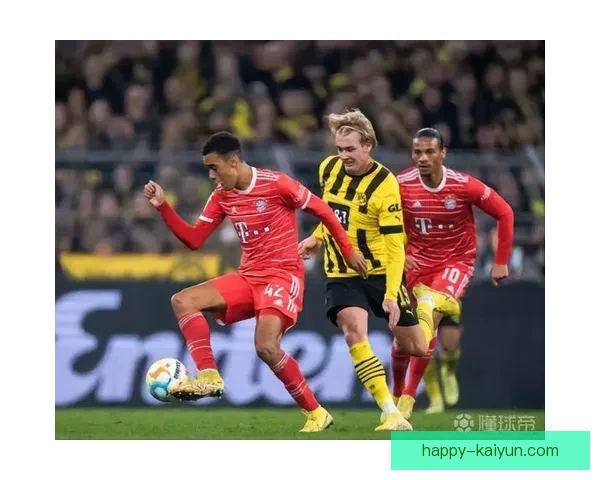 穆西亚拉赛场成熟度引发关注，展现超越年龄的智慧与决策能力。